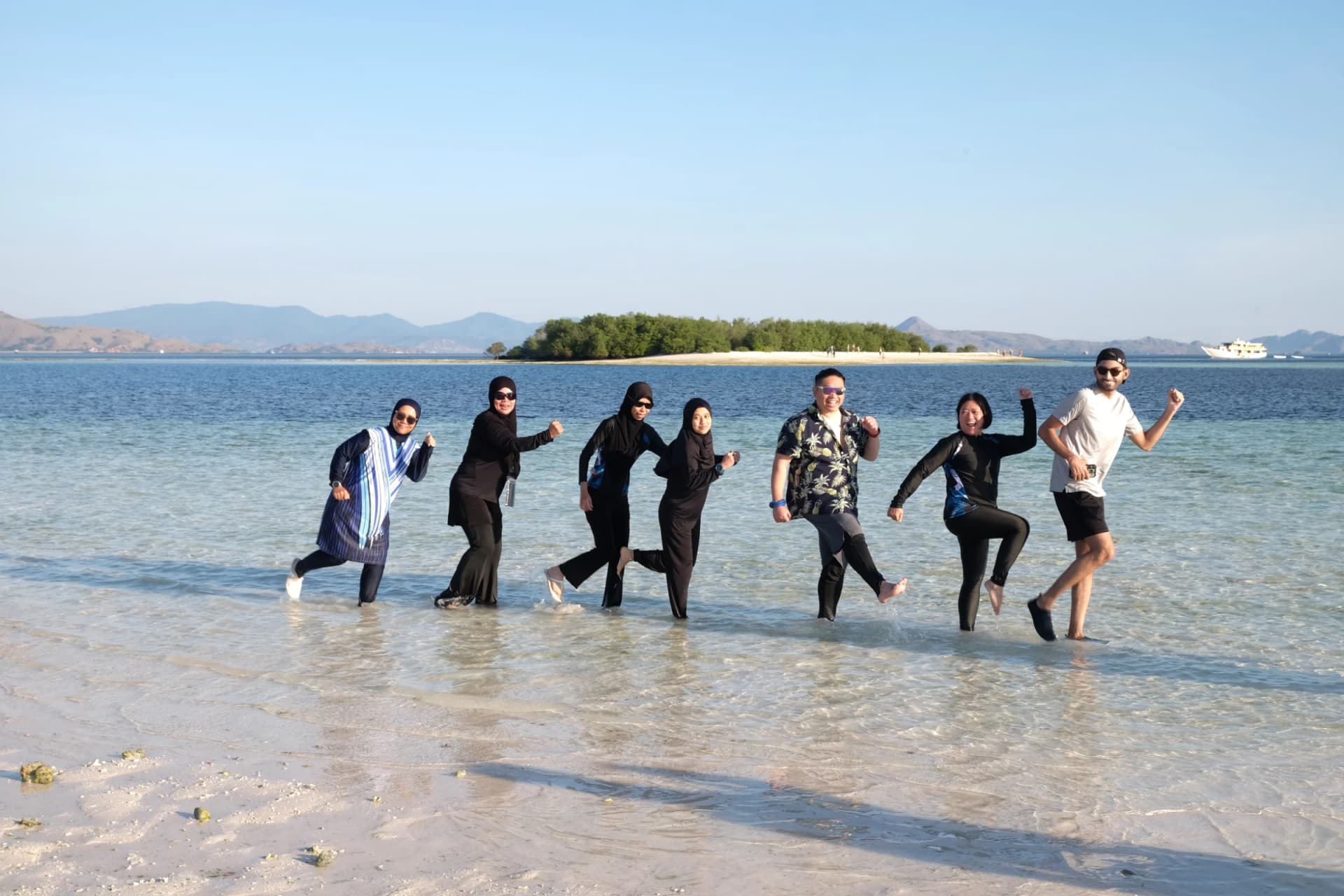 Sailing Komodo 2026: Open Trip vs Private vs Phinisi — Which Is Worth It?