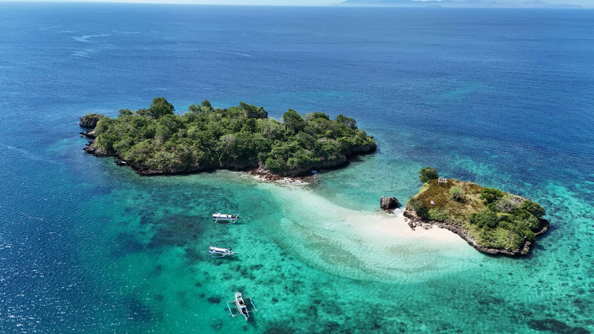 Escape Island Tour: Pink Beach & Gili Petelu Snorkeling