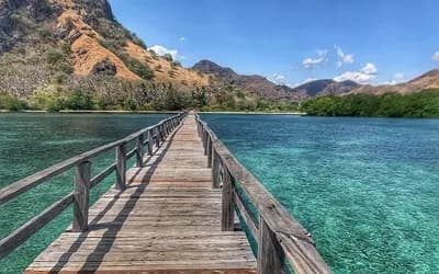 Labuan Bajo Sunset Trip: Kalong, Manjarite & Kelor Island