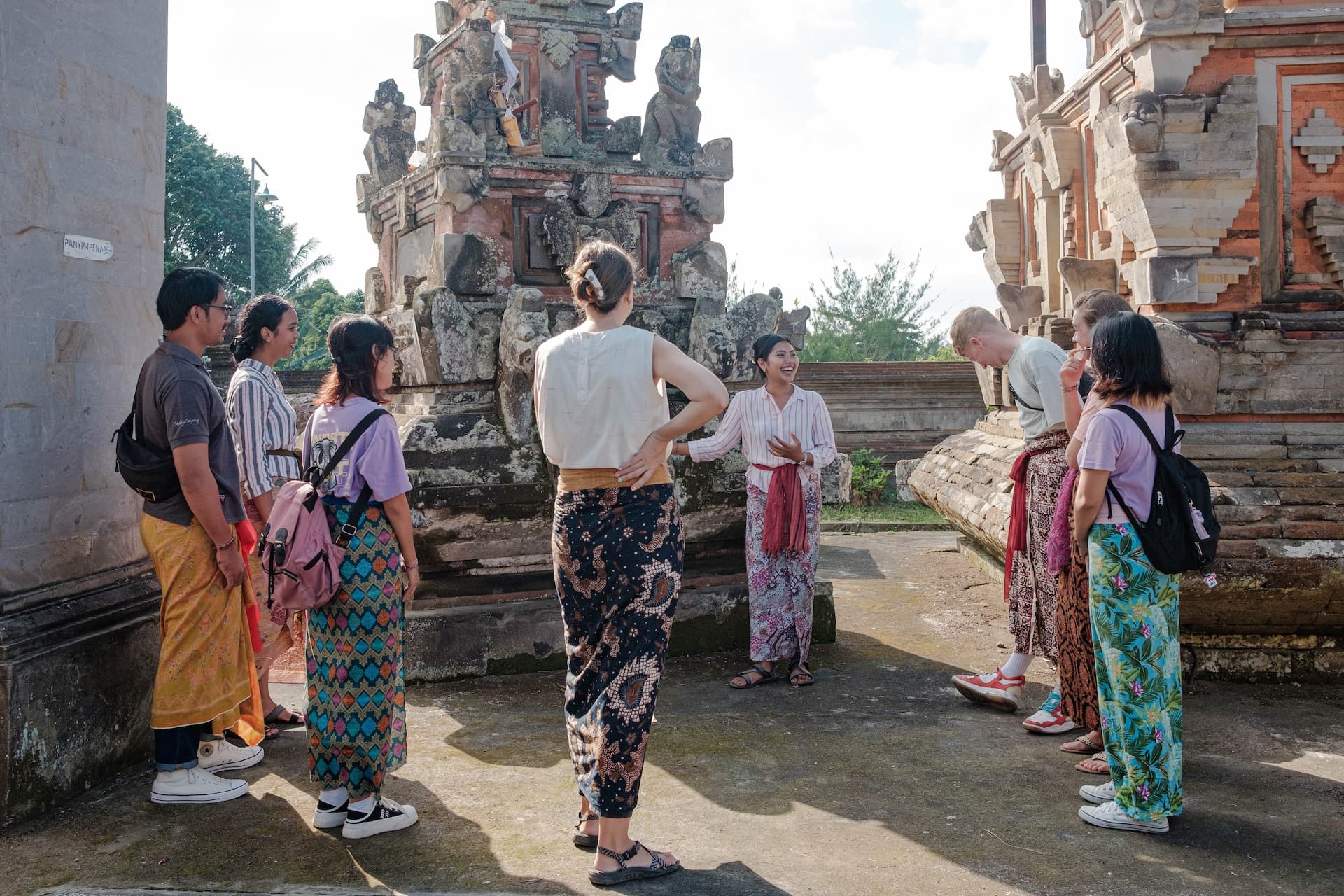 Ubud Half-day Walking Guided Tour: Temple, Palace, and Campuhan River