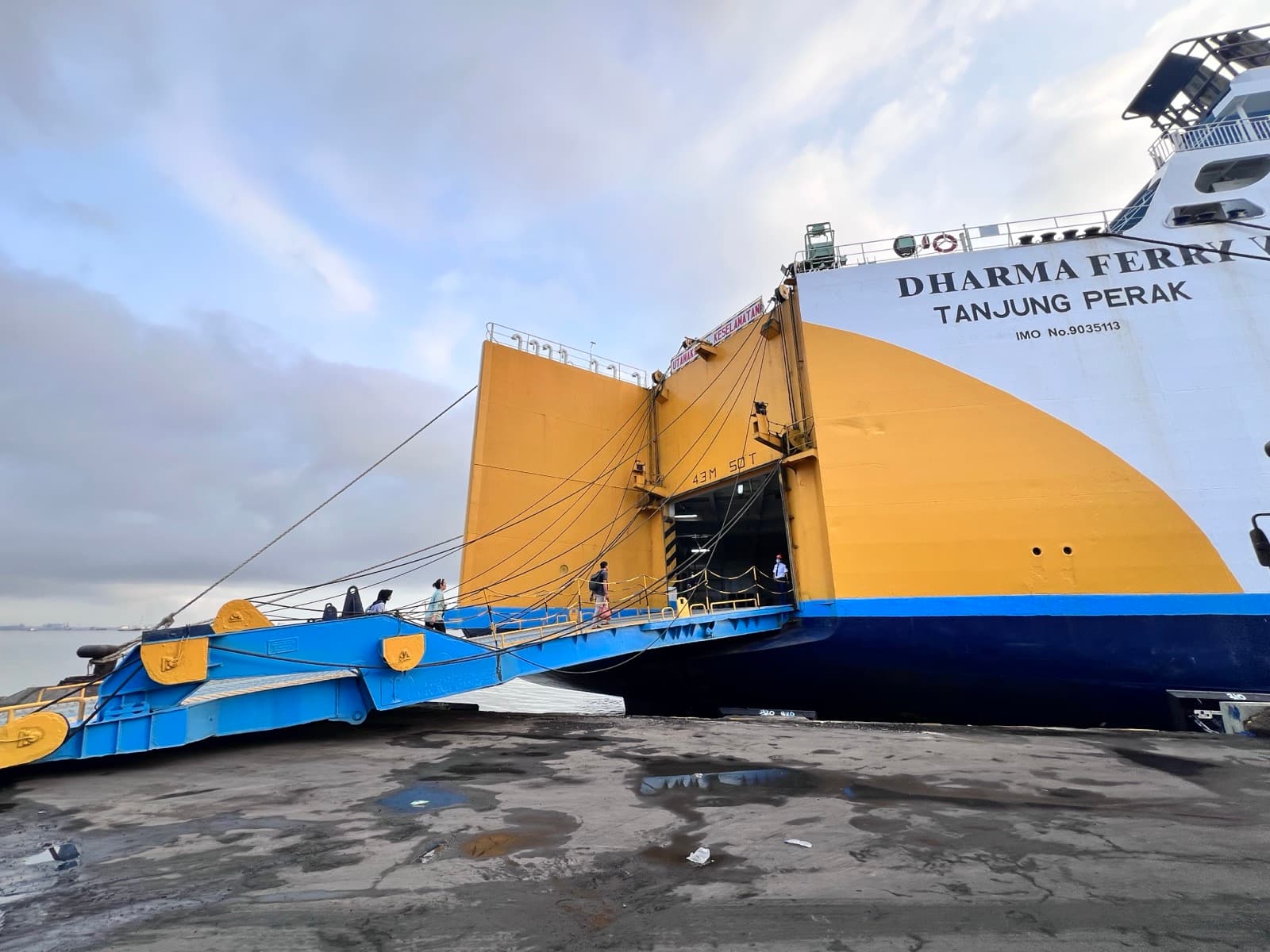 Surabaya to Labuan Bajo by Ship: Ferries, Fares & How Long It Takes