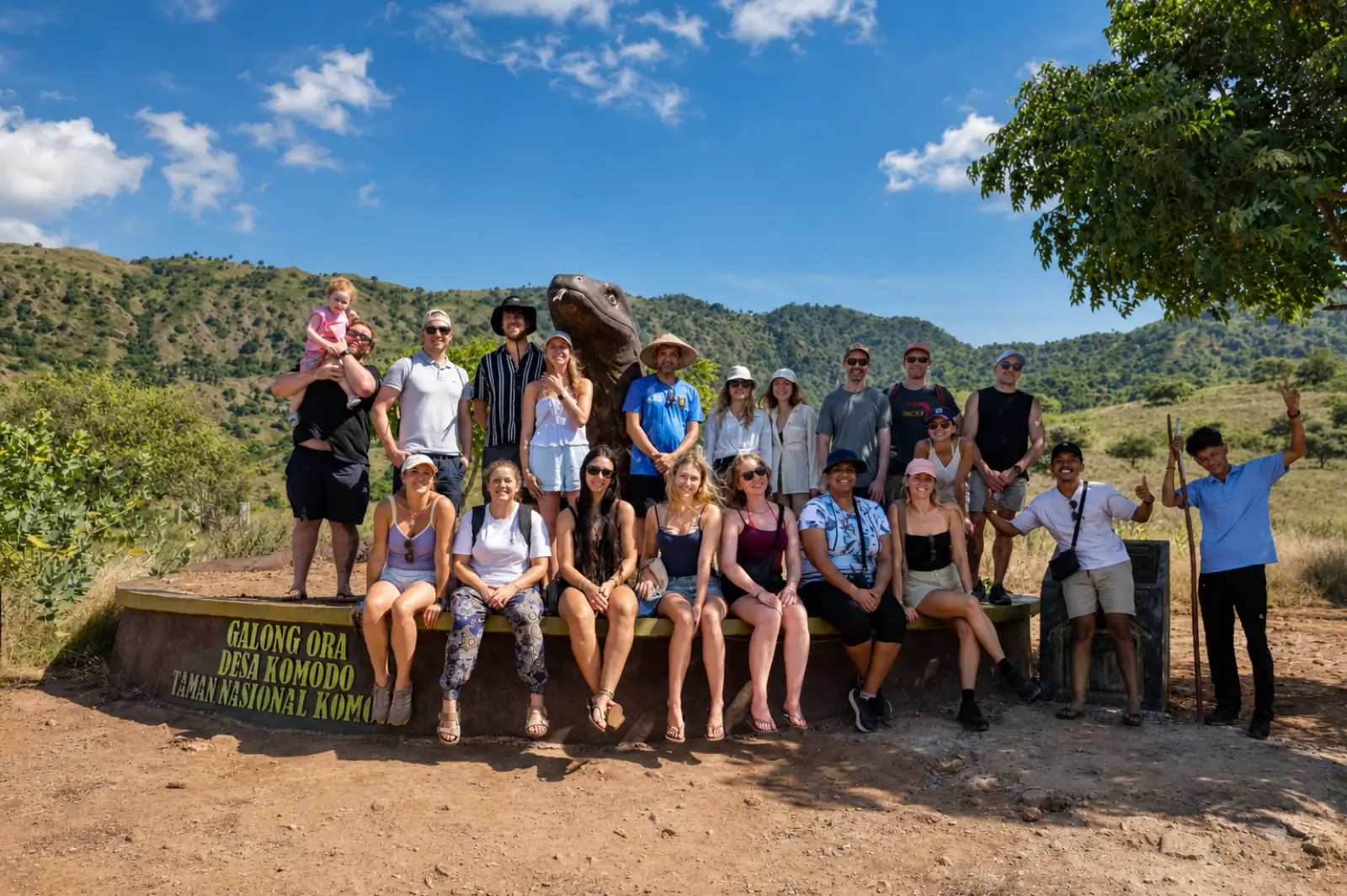 Trekking Komodo Lewat Kampung: Jalur yang Dibangun Warga buat Desanya