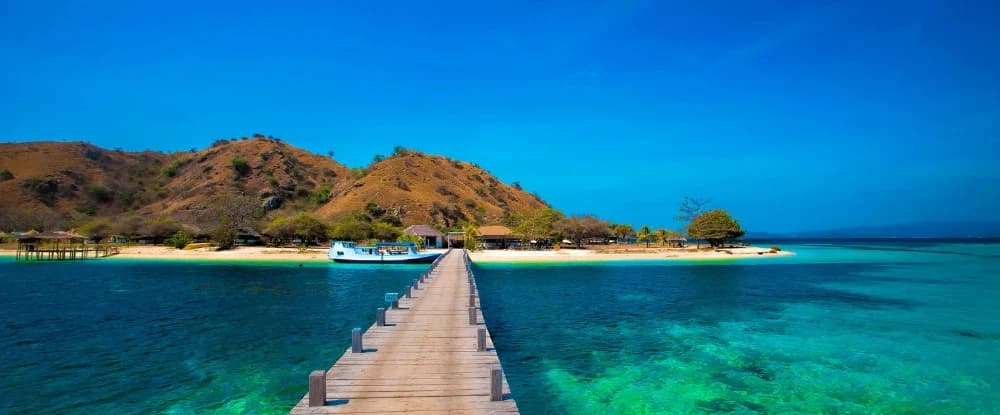What Is a Sailing Trip? First-Timer Guide to Komodo 2026