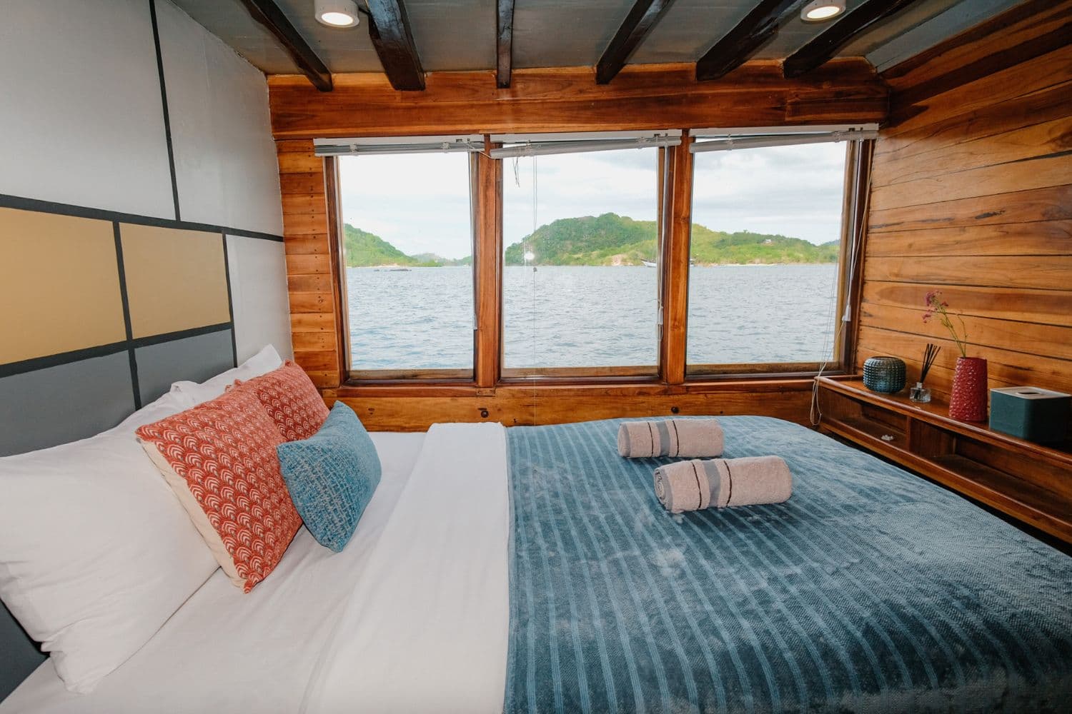 Deluxe Room Ocean View — photo 1 of 1