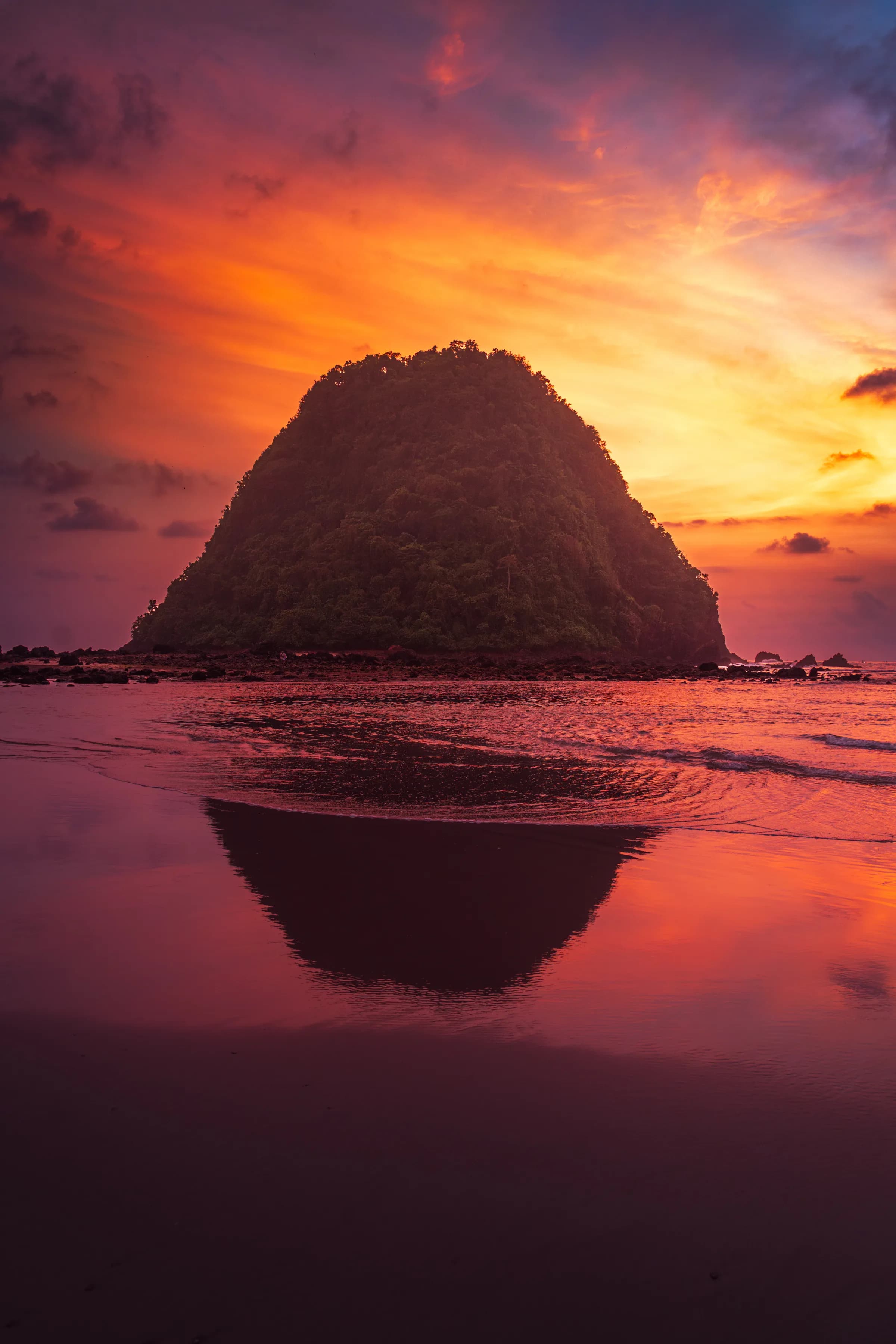 Pulau Merah (Red Beach)